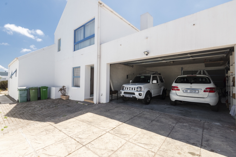 5 Bedroom Property for Sale in Blue Lagoon Western Cape